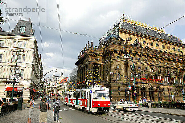 Das Gebäude des Nationaltheaters  Nove Mesto  Prag  Tschechische Republik.