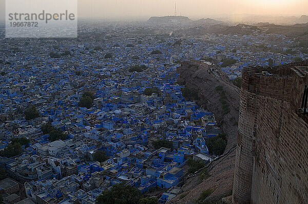 Jodhpur-Stadtbild bei Sonnenuntergang vom Mehrangharh-Fort