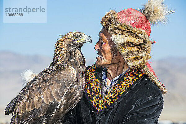 Portrait of nomadic eagle hunter Ã?Â Olgiy Ã?Â Bayan-Olgiy  Mongolia