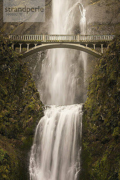 Multanomah Falls  Wasserfall in der Nähe von Portland  Oregon