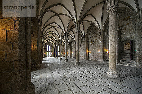 Flur im Kloster Mont Saint-Michel  Normandie  Frankreich