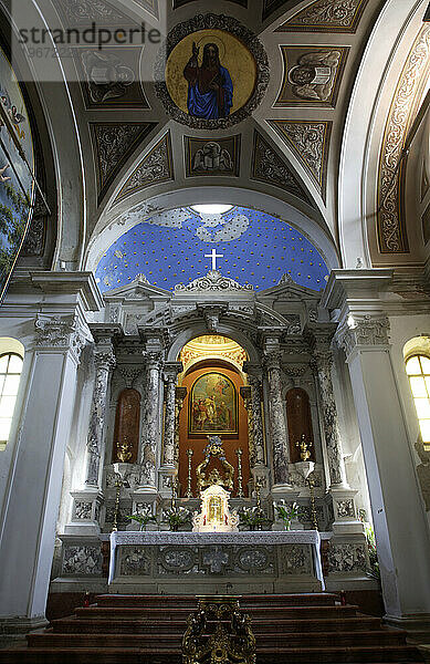 Das reich verzierte Innere der St.-Georgs-Kathedrale in Piran  Slowenien.
