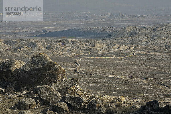 Karge Landschaft südlich von Qobustan  Aserbaidschan.