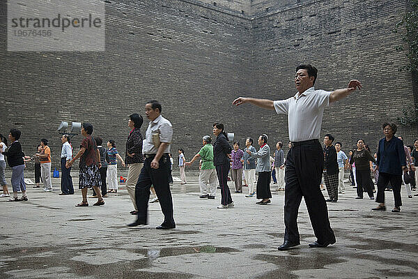 Frühmorgendliche Übungen in Xian  Shaanxi  China
