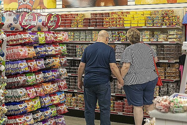 Phillipsburg  Missouri  Redmon's Candy Factory  ein großes Süßwarengeschäft  das bei Reisenden im Südwesten Missouris stark beworben wird