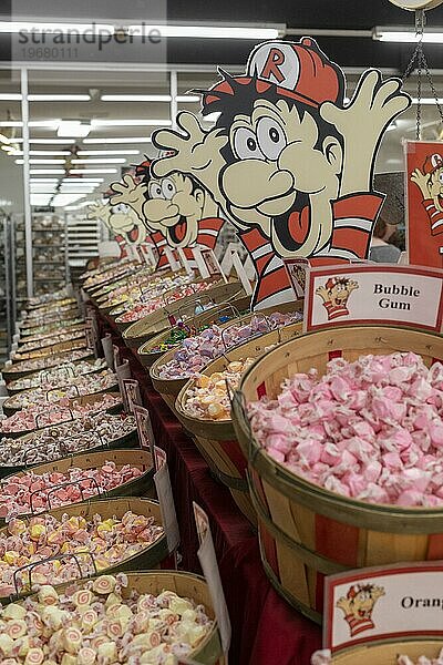 Phillipsburg  Missouri  Redmon's Candy Factory  ein großes Süßwarengeschäft  das bei Reisenden im Südwesten Missouris stark beworben wird