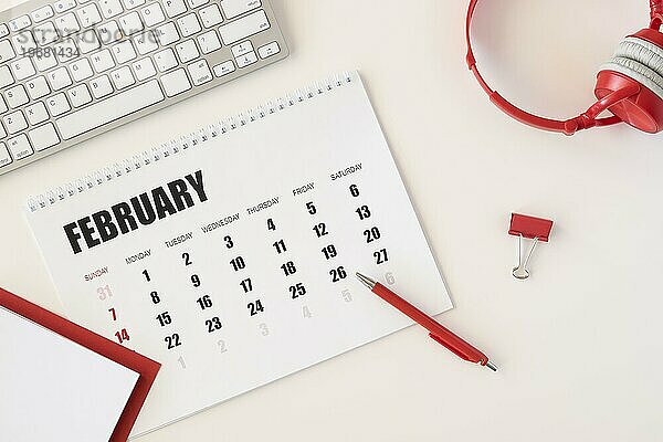 Draufsicht Planer Februar Kalender