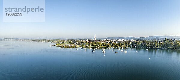 Luftbild-Panorama von der Stadt Radolfzell am Bodensee  Landkreis Konstanz  Baden-Württemberg  Deutschland  Europa