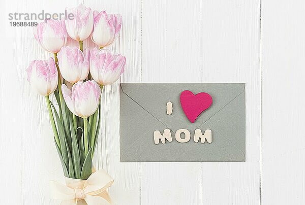 Arrangement Blumen Umschlag Mütter s Tag