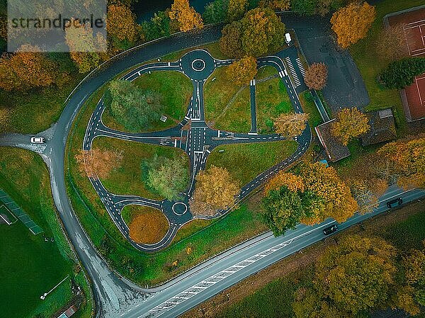 Luftbild in Vogelperspektive eines Verkehrsübungsplatz im Herbst  Calw  Schwarzwald  Deutschland  Europa
