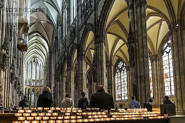 Innenansicht  Kölner Dom  UNESCO Welterbe  Köln  Nordrhein-Westfalen  Deutschland  Europa