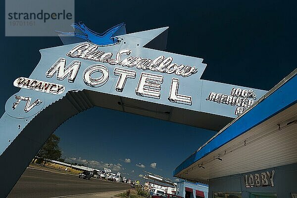 Altes Motel  Unterkunft  Reisen  blau  blauer Himmel  Design  Roadtrip  Fünfziger Jahre  Geschichte  historisch  Kult  Route 66  USA  Nordamerika