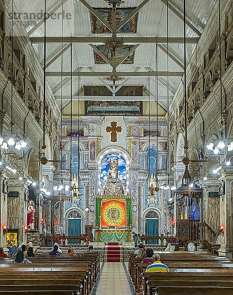 Innenraum der Kathedrale Santa Cruz  Fort Kochi  Cochin  Kerala  Indien  Asien