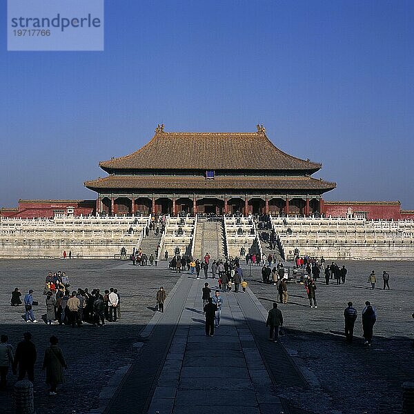 China  Peking  Verbotene Stadt  UNESCO Weltkulturerbe  Halle der Höchsten Harmonie  Tei he Men  vom Tor der Höchsten Harmonie  Asien
