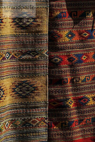 Detail  Indianer- Teppiche  Handarbeit  Stoff  Textur  Struktur  Tradition  Santa Fe  New Mexico  USA  Nordamerika