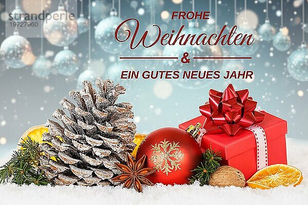 Weihnachtskarte Karte Frohe Weihnachten mit Weihnachtsdekoration Dekoration Geschenk Weihnachtsgeschenk und Weihnachtskugeln in Stuttgart  Deutschland  Europa