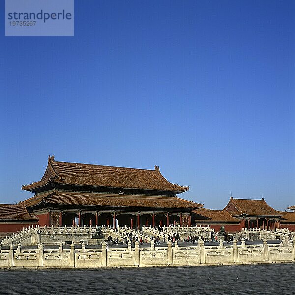 Blick auf die Halle der Höchsten Harmonie  Tai he Men  in der Verbotenen Stadt  Ming und Qing Dynastie  Peking  China  Asien