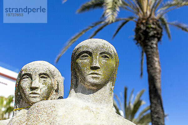 Detail  Statue von drei Frauen  Sitges  Katalonien  Spanien  Europa