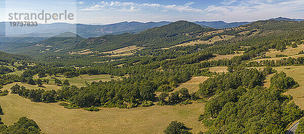 Erhöhte Ansicht der Landschaft in der Nähe von Borello  Emilia Romagna  Italien  Europa