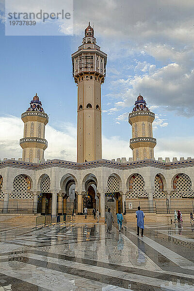 Die Große Moschee in Touba  Senegal  Westafrika  Afrika