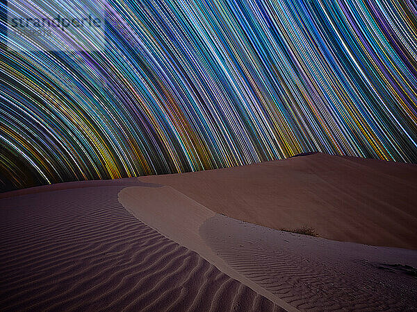 Sternenpfad über die Sanddünen der Wüste Rub al Khali  Oman  Naher Osten