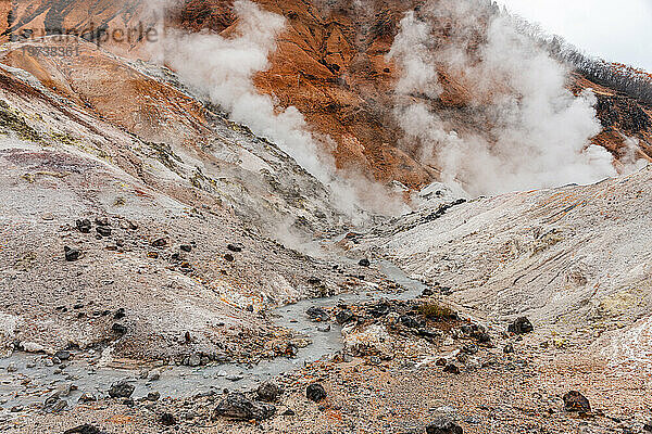 Nahaufnahme des Vulkans Hell Valley  Noboribetsu  Hokkaido  Japan  Asien