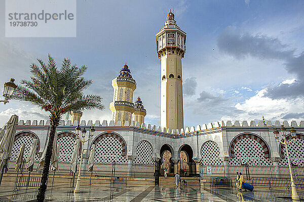 Die Große Moschee in Touba  Senegal  Westafrika  Afrika