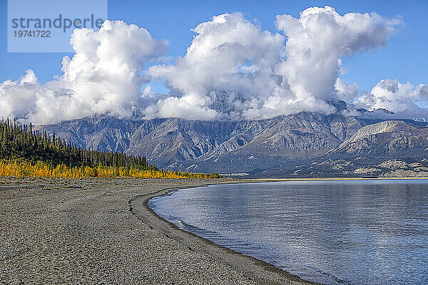 Die Berge rund um den Kluane-See im Westen des Yukon; Yukon  Kanada