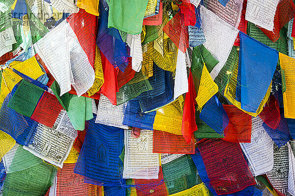 Gebetsfahnen im Tigernest-Kloster; Paro  Bhutan