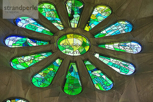 Teil einer Rosette in der Kathedrale Sagrada Familia; Barcelona  ??Spanien