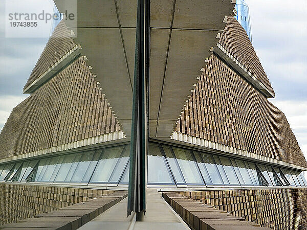 Blick auf die Blavatnik-Gebäudeerweiterung der Tate Modern Art Gallery and Museum in Bankside  London; London  England  Vereinigtes Königreich