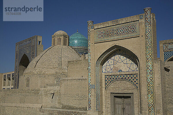 Amir-Olimxon-Medresse (14. Jahrhundert)  Poi-Kalyan-Platz; Buchara  Usbekistan