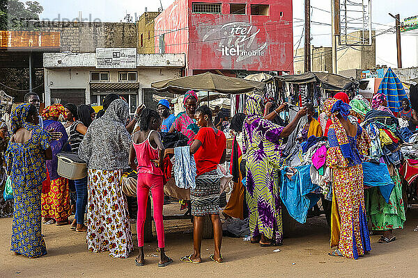 Zentralmarkt von Kaolack  Kaolack  Senegal  Westafrika  Afrika