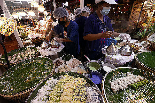 Streetfood  Einkaufszentrum Iconsiam  Bangkok  Thailand  Südostasien  Asien