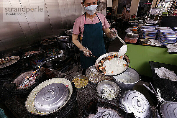 Banh Xeo (vietnamesischer Pfannkuchen)  Street Food  Ho-Chi-Minh-Stadt  Vietnam  Indochina  Südostasien  Asien