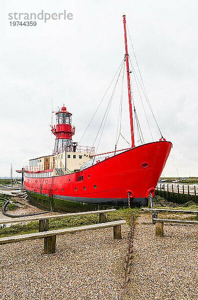 Tollesbury-Feuerschiff (Lightvessel 15)  im Tollesbury Wick Nature Reserve  in der Nähe von Maldon  Essex  England  Vereinigtes Königreich  Europa