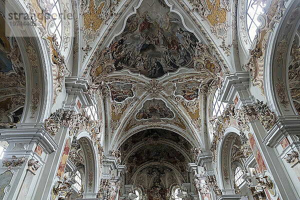 Innenraum  Kloster Neustift  Brixen  Südtirol  Italien  Europa