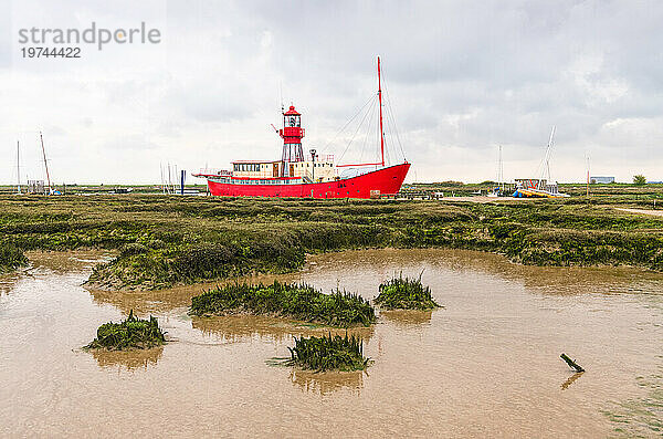 Tollesbury-Feuerschiff (Lightvessel 15)  im Tollesbury Wick Nature Reserve  in der Nähe von Maldon  Essex  England  Vereinigtes Königreich  Europa