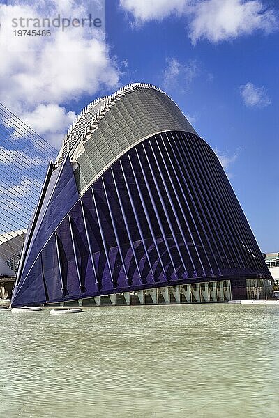 L'Àgora  moderne Architektur in Form einer Ellipse  Architekt Santiago Calatrava  Ciudad de las Artes y de las Ciencias  Stadt der Künste  Valencia  Spanien  Europa