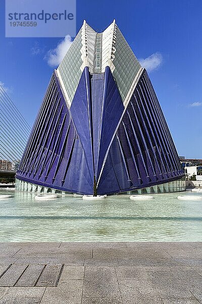 L'Àgora  moderne Architektur in Form einer Ellipse  Architekt Santiago Calatrava  Ciudad de las Artes y de las Ciencias  Stadt der Künste  Valencia  Spanien  Europa