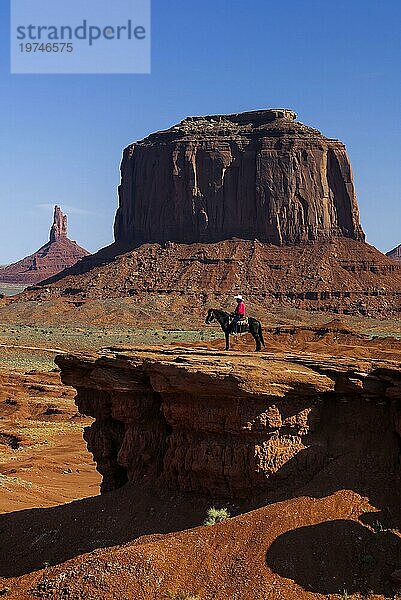 Fords point  Indianer  Pferd  Reiter  Western-Filmkulisse  Monument Valley  Utah  USA  Nordamerika