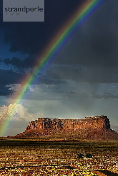 Regenbogen am Monument Valley  Wolkenhimmel  Wolke  Himmel  Western  Westen  Arizona  USA  Nordamerika