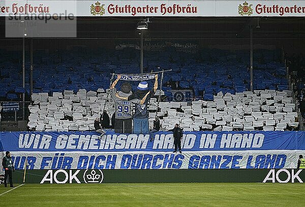 Choreo  Choreographie  Fanaktion VfL Bochum  Transparent WIR GEMEINSAM HAND IN HAND  FÜR DICH DURCHS GANZE LAND  Voith-Arena  Heidenheim  Baden-Württemberg  Deutschland  Europa