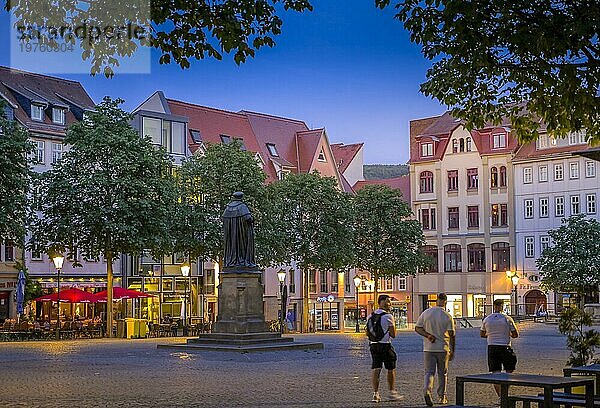 Stadtansicht  Altbauten  Markt  Altstadt  Jena  Thüringen  Deutschland  Europa
