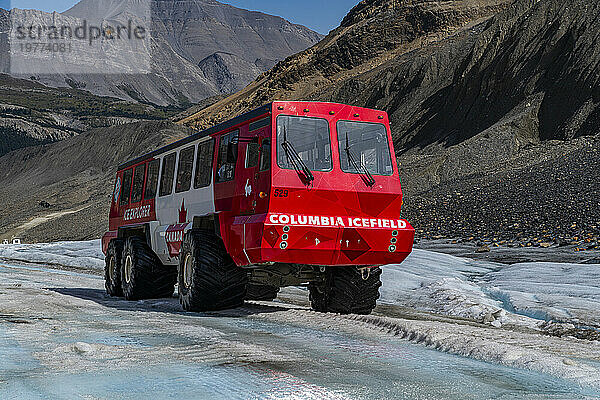 Specialized icefield truck on the Columbia Icefield  Glacier Parkway  Alberta  Canada  North America