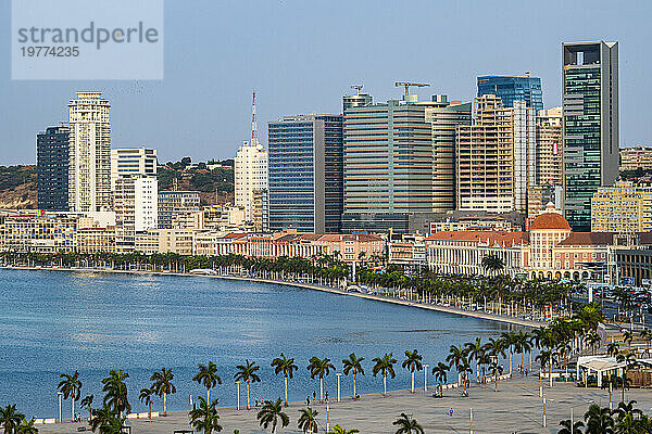 Skyline von Luanda  Angola  Afrika