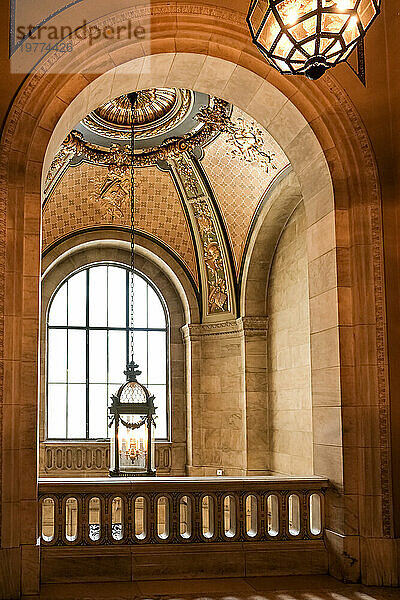 Architektonisches Detail der New York Public Library (NYPL)  zweitgrößte in den USA und viertgrößte der Welt  New York City  Vereinigte Staaten von Amerika  Nordamerika