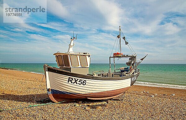 Fischerboote am Stade (Fischerstrand) in Hastings  East Sussex  England  Vereinigtes Königreich  Europa