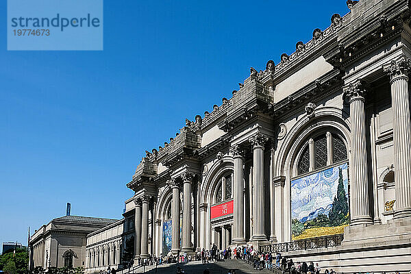 Blick auf das Metropolitan Museum of Art (The Met)  gegründet 1870  das größte Kunstmuseum in Amerika  New York City  Vereinigte Staaten von Amerika  Nordamerika