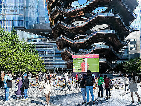 Architektonisches Detail von The Vessel  einem 16-stöckigen Bauwerk und Besucherattraktion  das als Schlüsselelement des Hudson Yards Redevelopment Project  Manhattan  New York City  Vereinigte Staaten von Amerika  Nordamerika  errichtet wurde